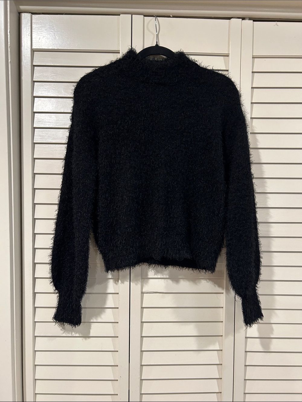 Hooked Up by IOT Black Fuzzy Sweater Size S